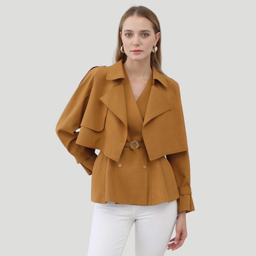 Drune | Peplum-Jacke mit auffälligem Kragen und tailliertem Design