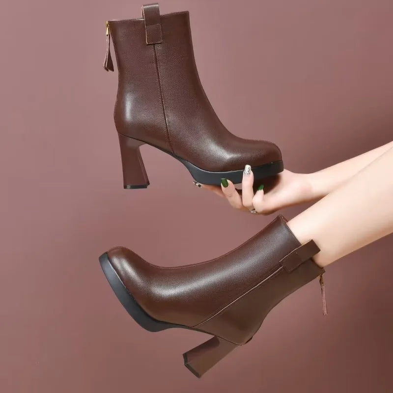 Drune | Damen Stylische Spitzzehen High Heel Stiefel