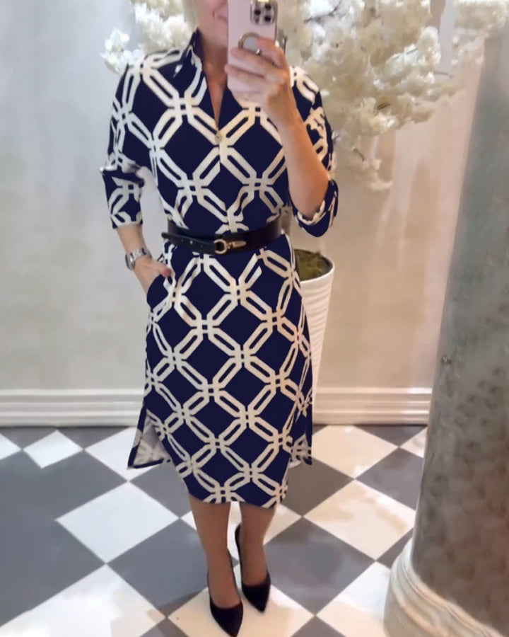 Drune | Kleid mit Geometrischem Print und Seitlichem Schlitz