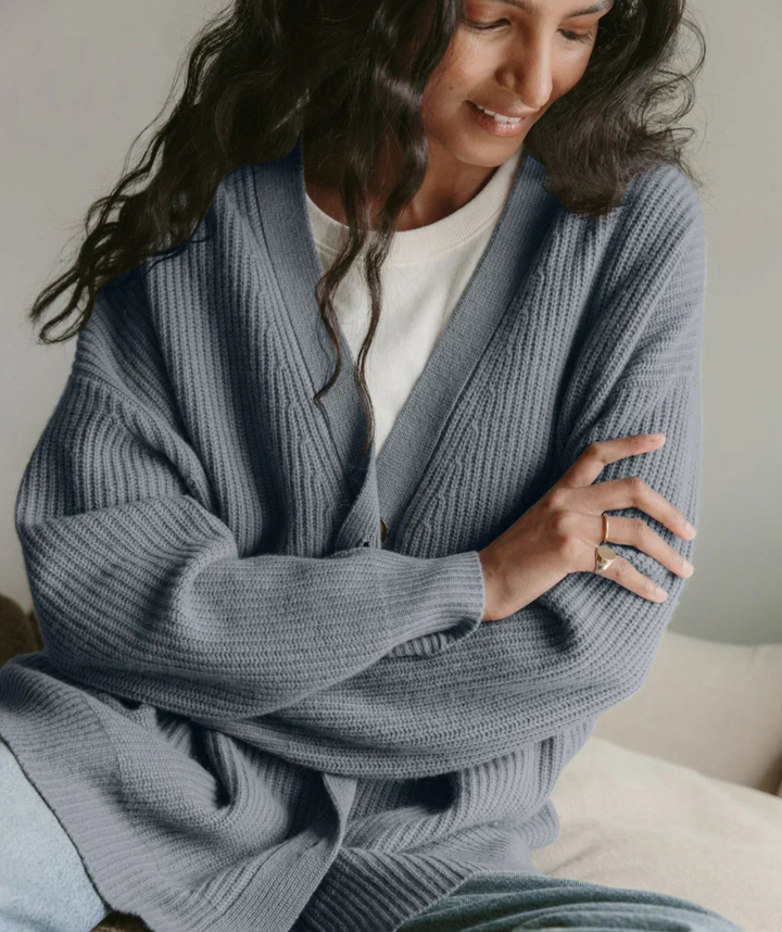 Drune | V-Ausschnitt-Cardigan für Frauen