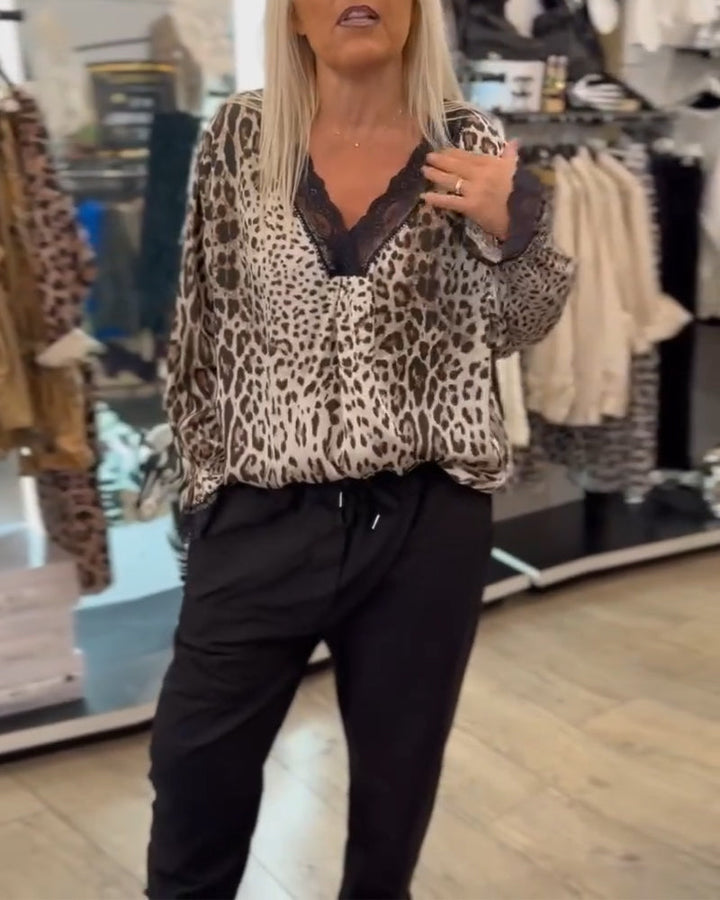 Drune | Bluse mit Leopardenmuster und V-Ausschnitt Sowie Patchwork Spitze