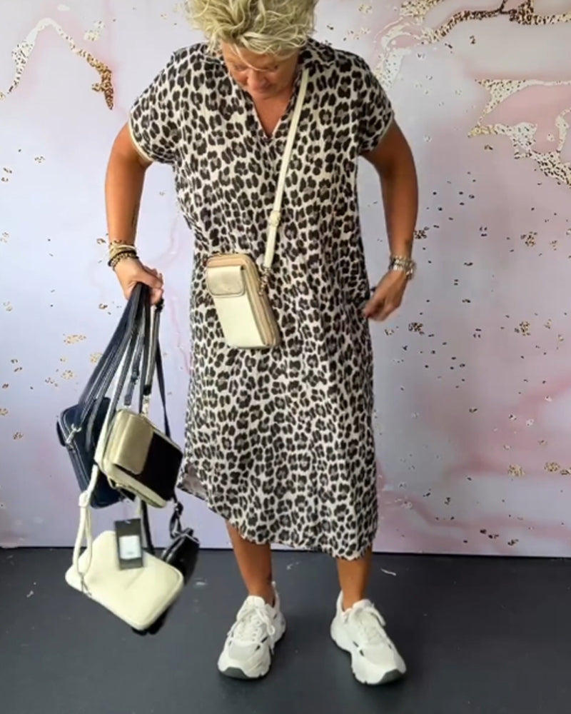Drune | Kurzärmliges Kleid mit Leopardenmuster und V-Ausschnitt
