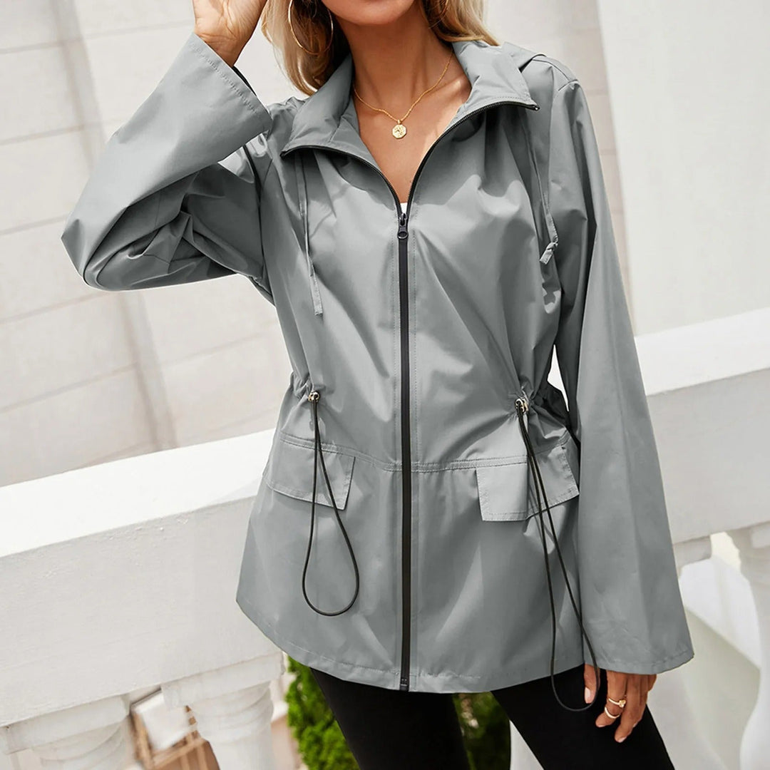 Drune | Modern geschnittene wasserdichte Damenjacke