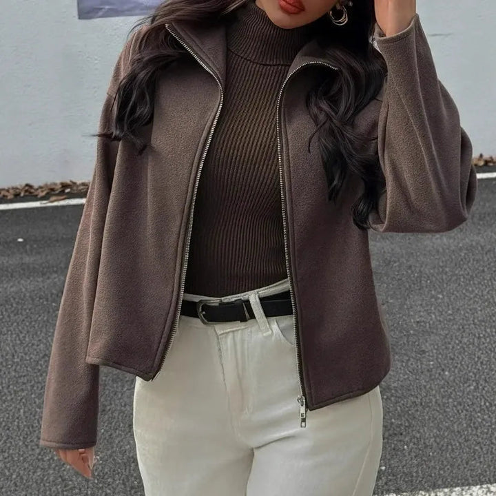 Drune | kurze Jacke mit Stehkragen und Reißverschluss