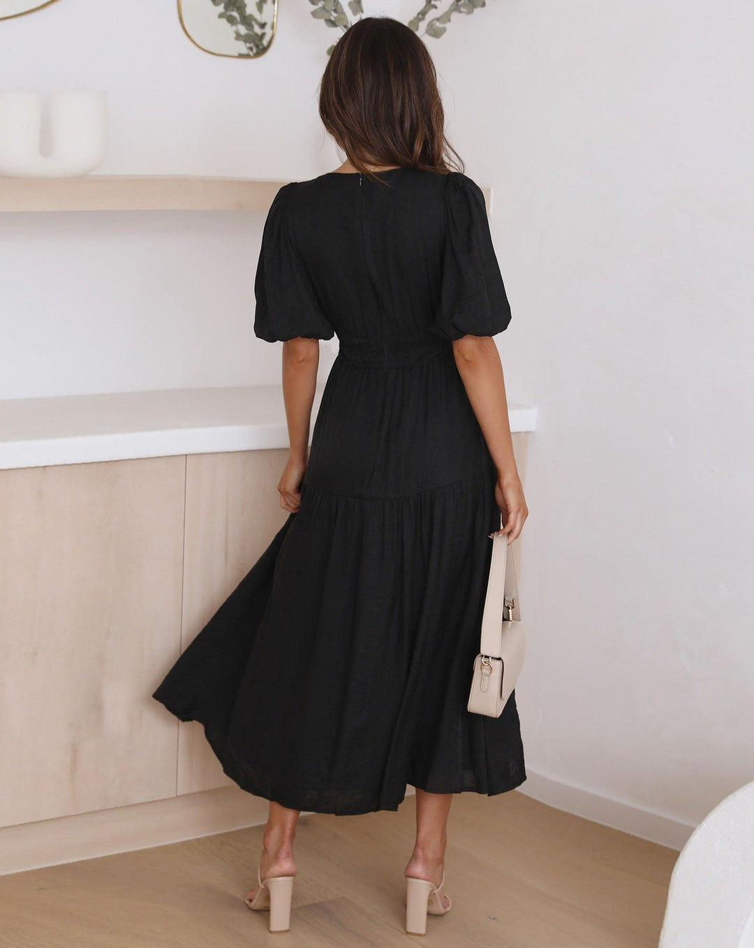 Drune | Elegantes Kleid Mit V-Ausschnitt Und Puffärmeln