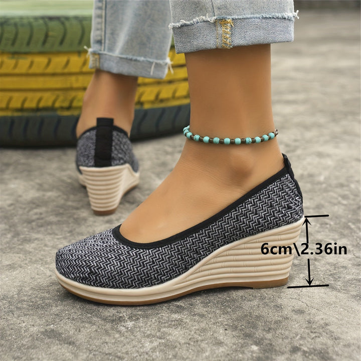 Drune | Atmungsaktive Slipper Mit Keilabsatz Schuhen