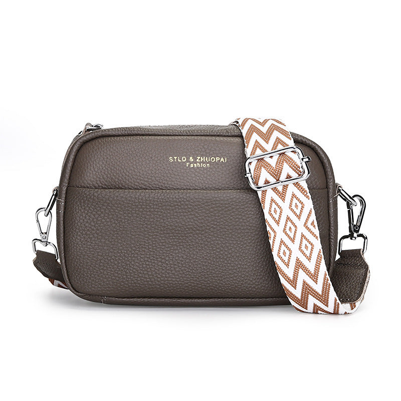 Drune | Schlichte Schultertasche Aus Veganem Leder Im Kleinen Quadratischen Format