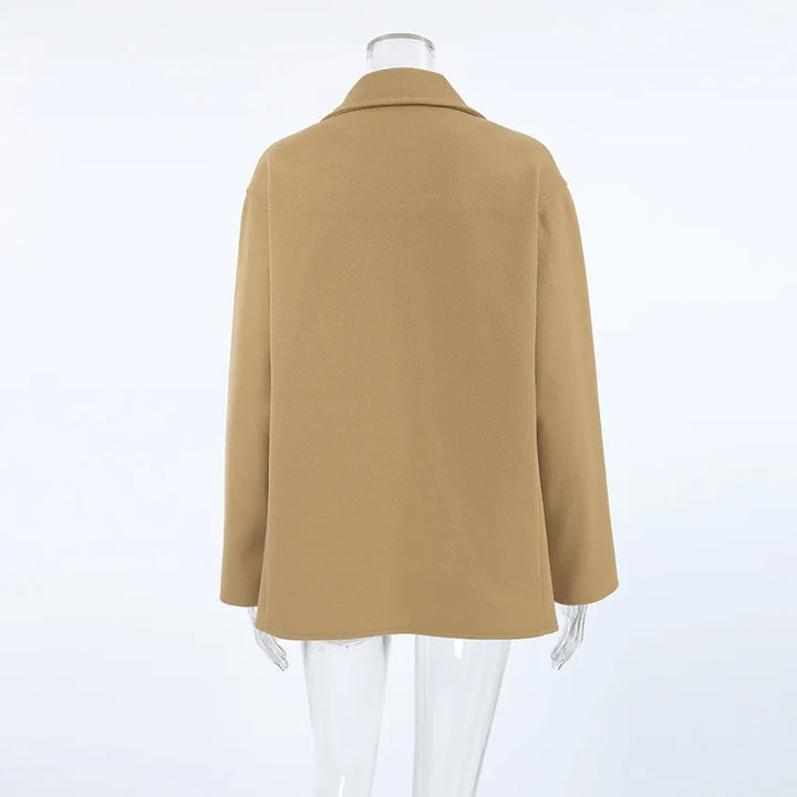 Drune | elegante braune Wolljacke mit doppelter Knopfreihe, halblang