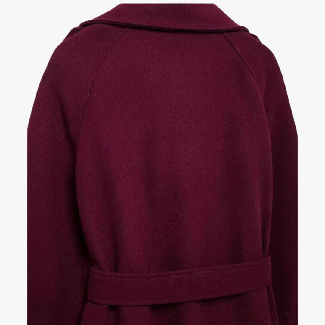 Drune | Eleganter Trenchcoat in Bordeauxrot mit Gürtel