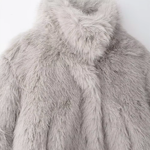 Drune | Kurze Damenjacke aus elegantem veganem Kunstpelz