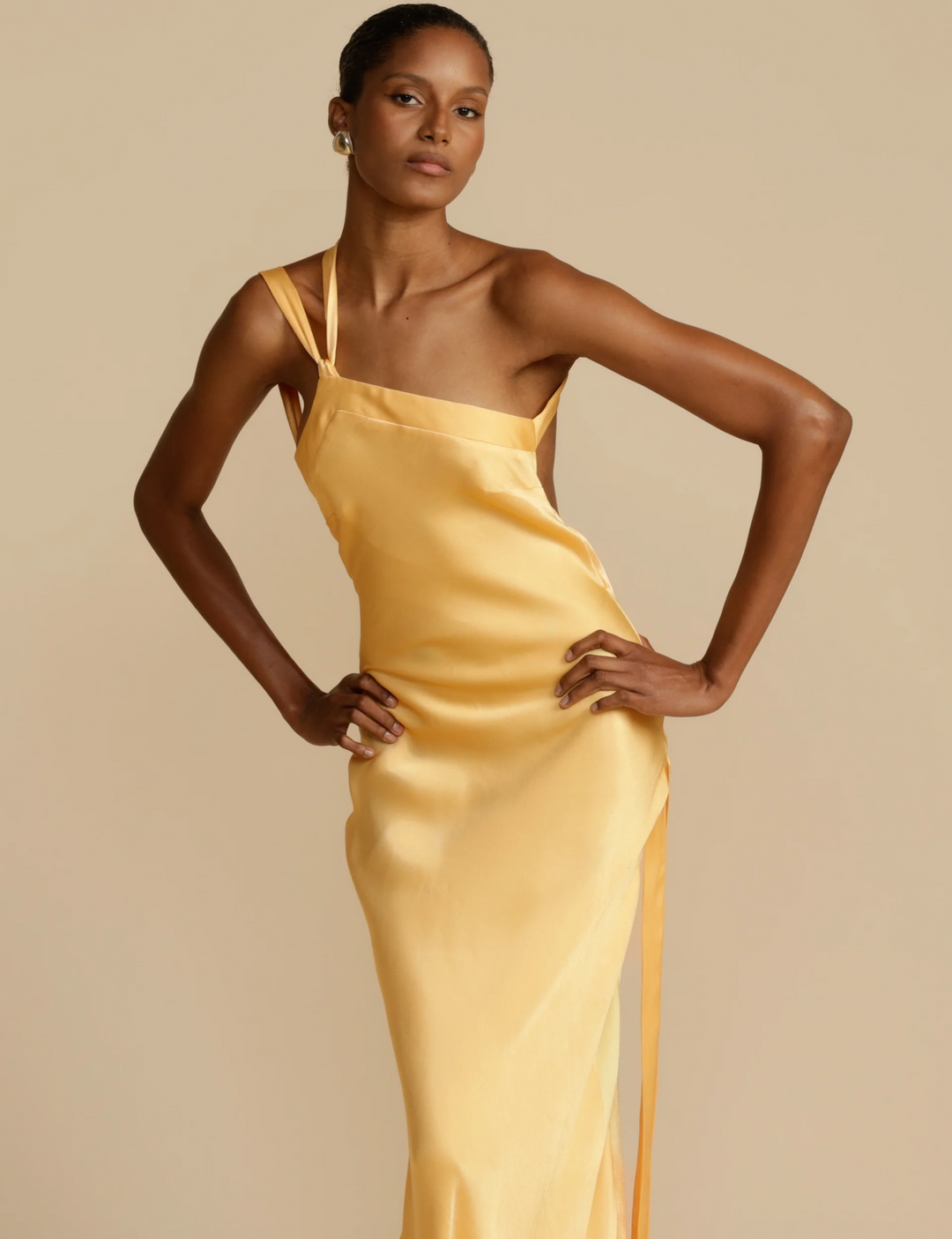 Drune | Satin Kleid - Luxus Glanz - Perfekt für Sommerveranstaltungen
