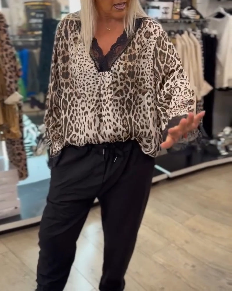 Drune | Bluse mit Leopardenmuster und V-Ausschnitt Sowie Patchwork Spitze