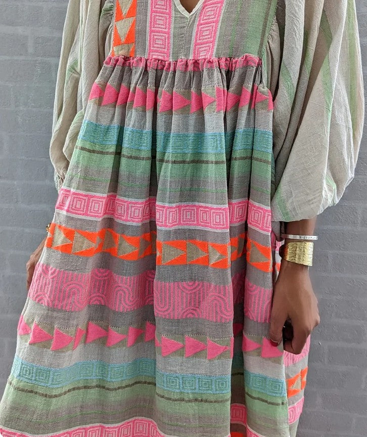 Drune | Maxi-Kleid mit Langen Ärmeln und V-Ausschnitt