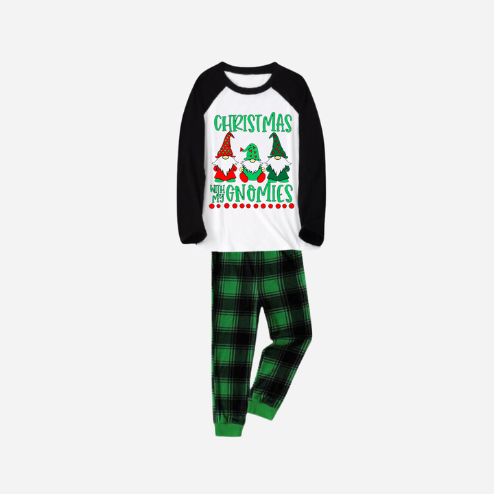 Drune | Schwarzes Raglan-Top mit grünem Karomuster Weihnachts-Pyjama-Set mit "Weihnachten mit meinen Gnomies" Textdruck