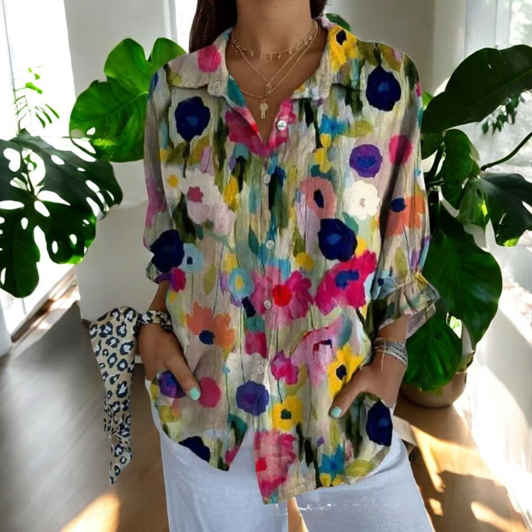 Drune | Lebhafte Bluse mit Blumenknöpfen für Damen