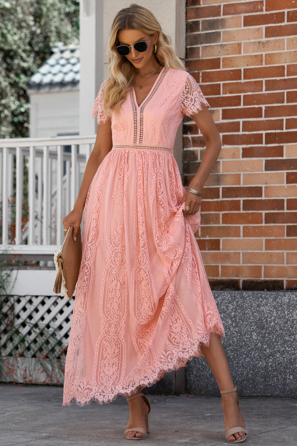 Drune | Lace Plunge Kleid Mit Gewelltem Saum