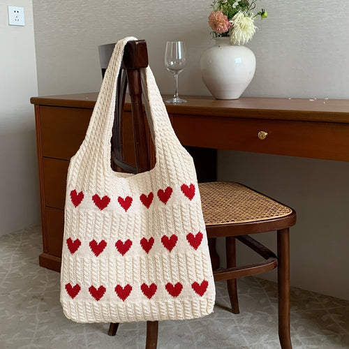 Drune | Handgefertigte Stricktasche mit Herzmuster