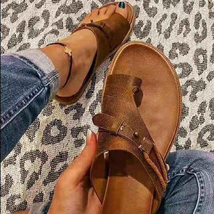 Drune | Retro Sandalen