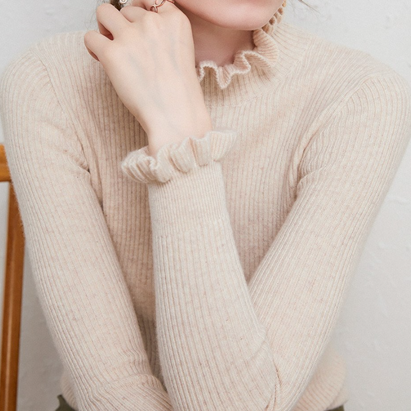 Drune | Rollkragen-Strickpullover mit zarten Rüschendetails