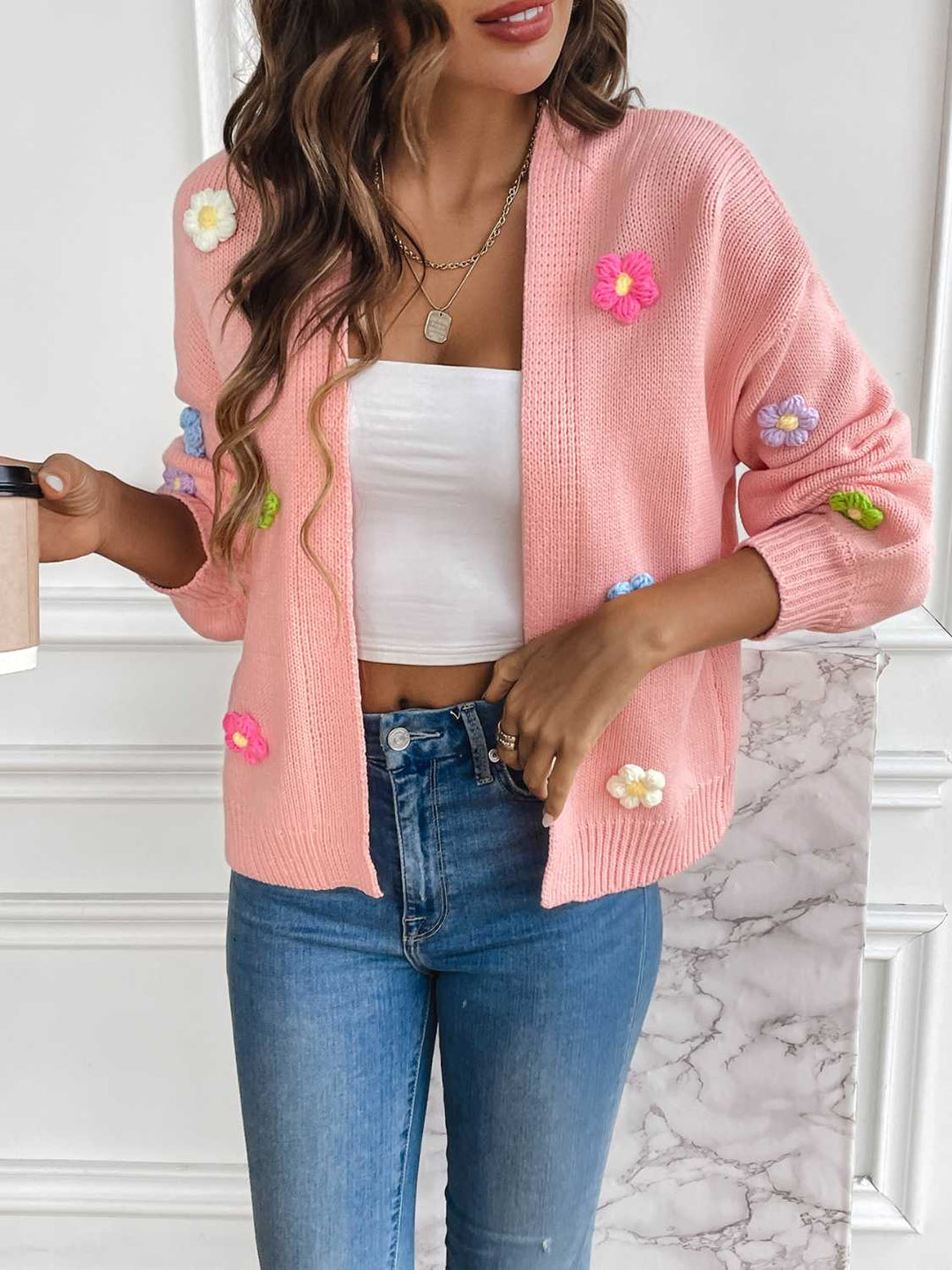Drune | Strickcardigan mit Blütendetails Offene Vorderseite Feminin und Stylisch