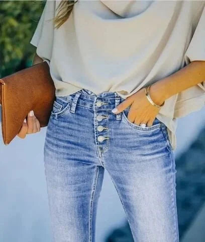 Drune | High-Waist Schlagjeans für Damen mit Knopfleiste, figurbetontem Schnitt und ausgestelltem Bein für einen Retro-Style
