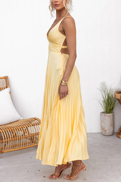 Drune | V-Ausschnitt Rückenausschnitt Cut-Out Falten Maxi Cami Kleid