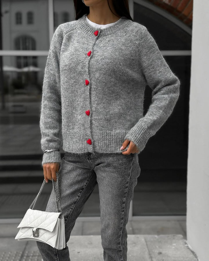 Drune | Kuschelige Strickjacke mit Herzknöpfen