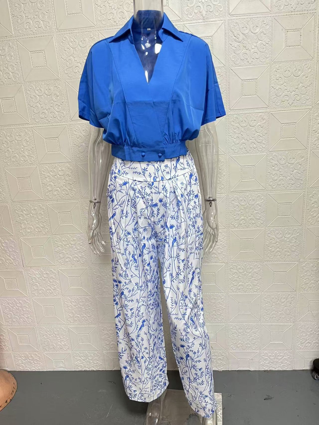 Drune | Zweiteiliges Set mit V-Ausschnitt und Hose mit weitem Bein