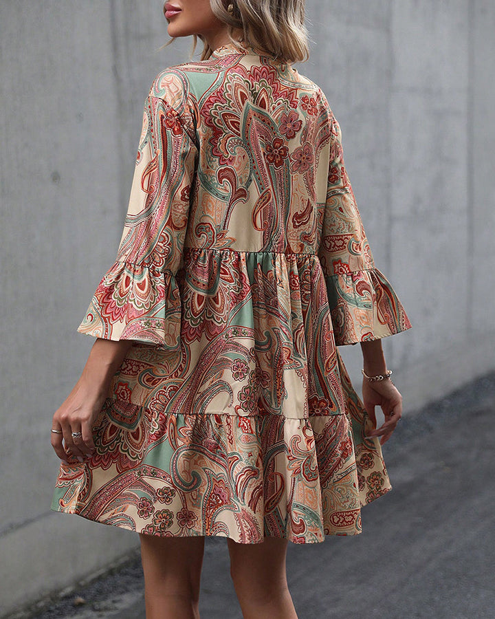 Drune | V-Ausschnitt und Paisley Print