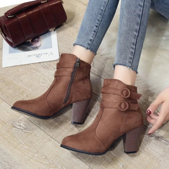 Drune | Damen Wildleder Ankle Boots mit Doppelsteckverschluss, Hohem Blockabsatz, Reißverschluss