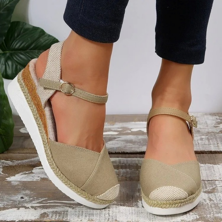 Damen Sandalen mit Schnallenverschluss und geschlossener Spitze – Isabelle Drune