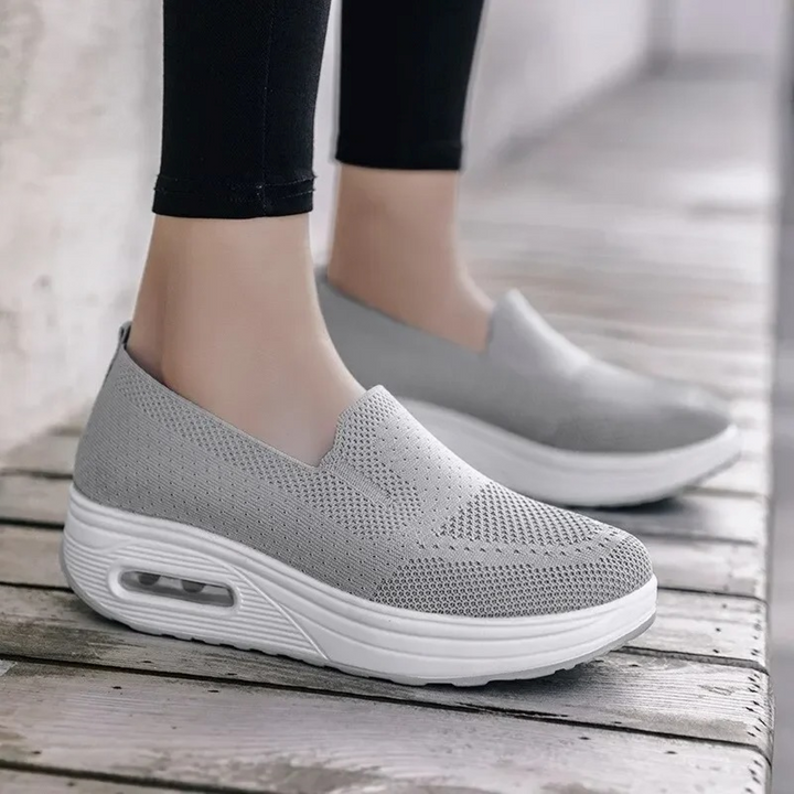 Drune – Einfarbige, atmungsaktive Damen-Slipper aus Mesh