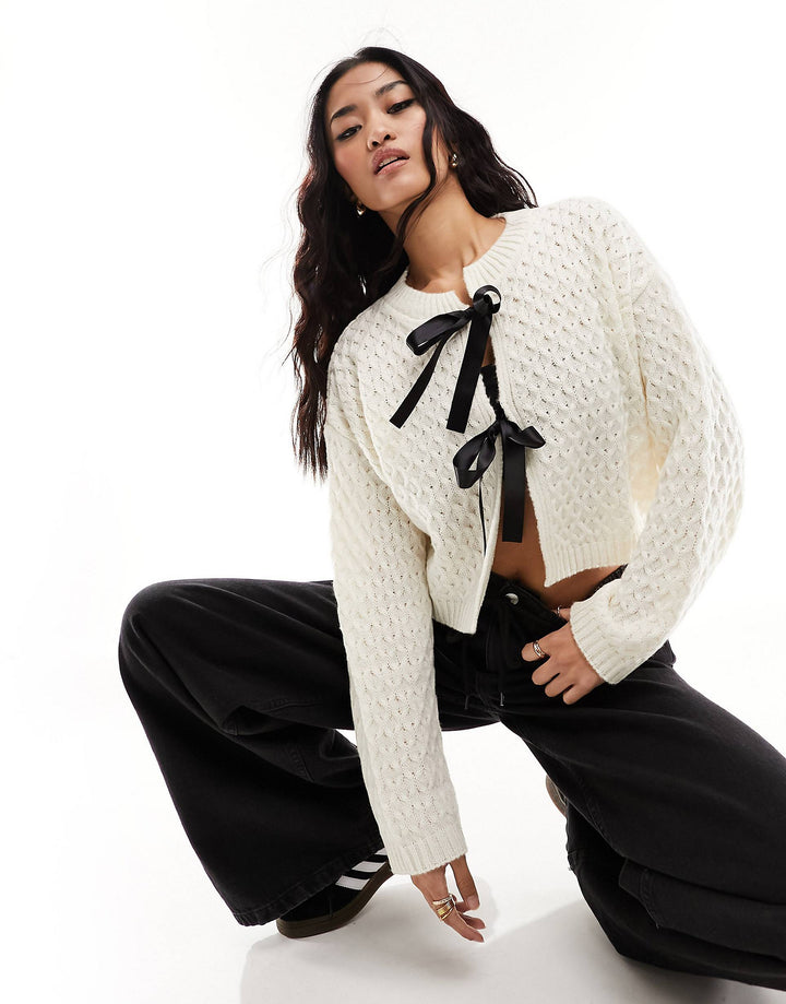 Drune | Kontrast Kurzer Binde-Cardigan