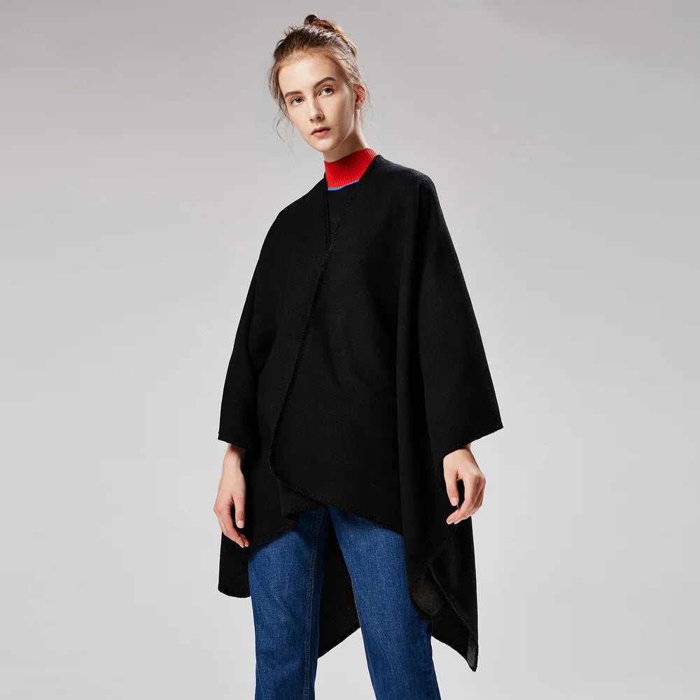 Drune | Warmer Poncho mit Fließendem Schnitt