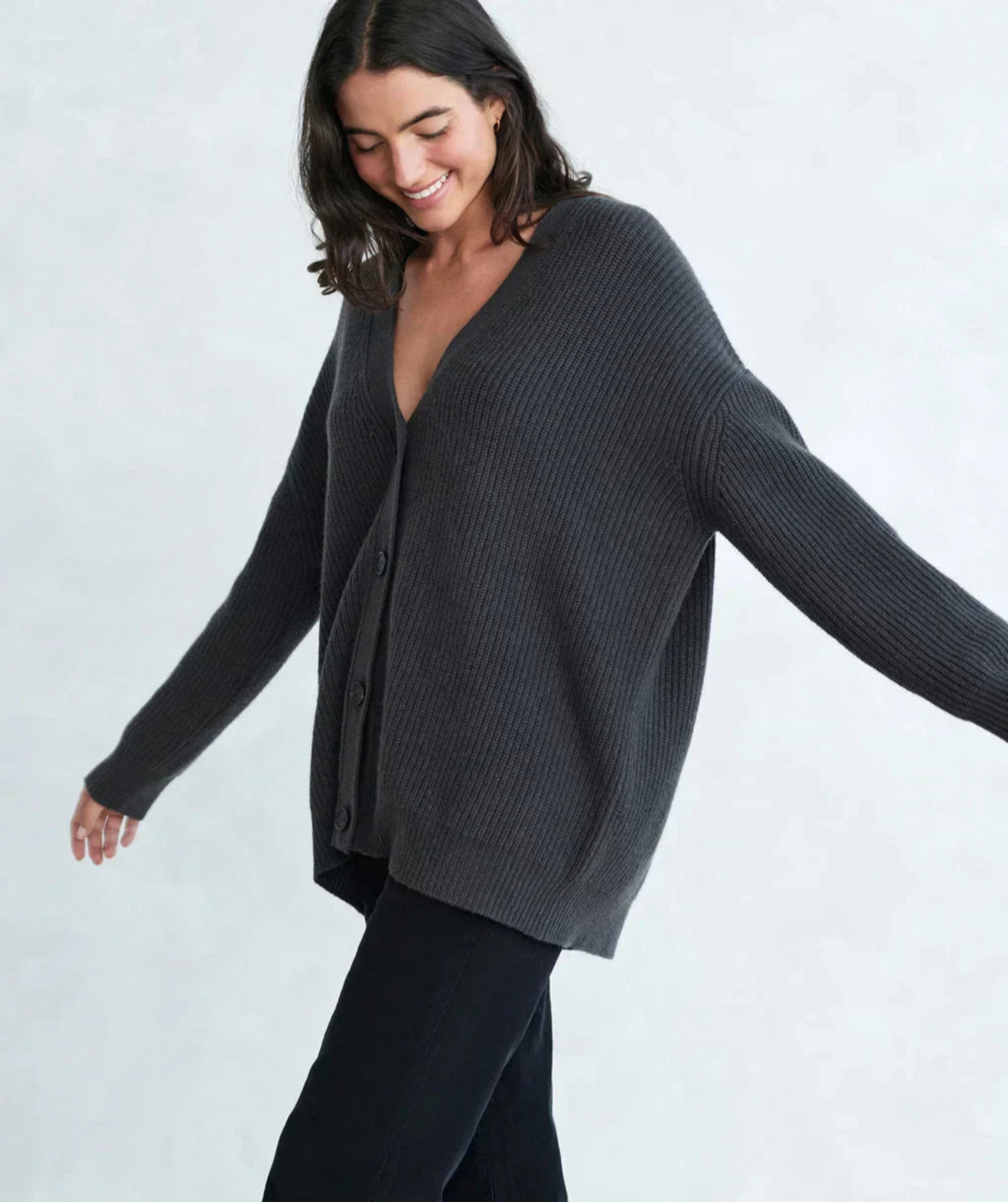 Drune | V-Ausschnitt-Cardigan für Frauen