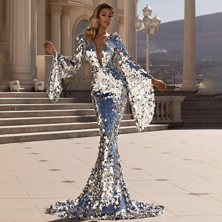 Bezauberndes Pailletten-Abendkleid mit Silber-Cover für Partys | Drune