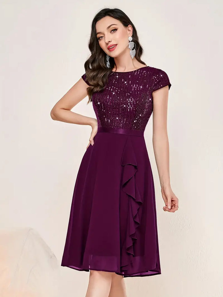Drune | Elegantes Kleid mit Kurzen Ärmeln, Pailletten und Rüschen