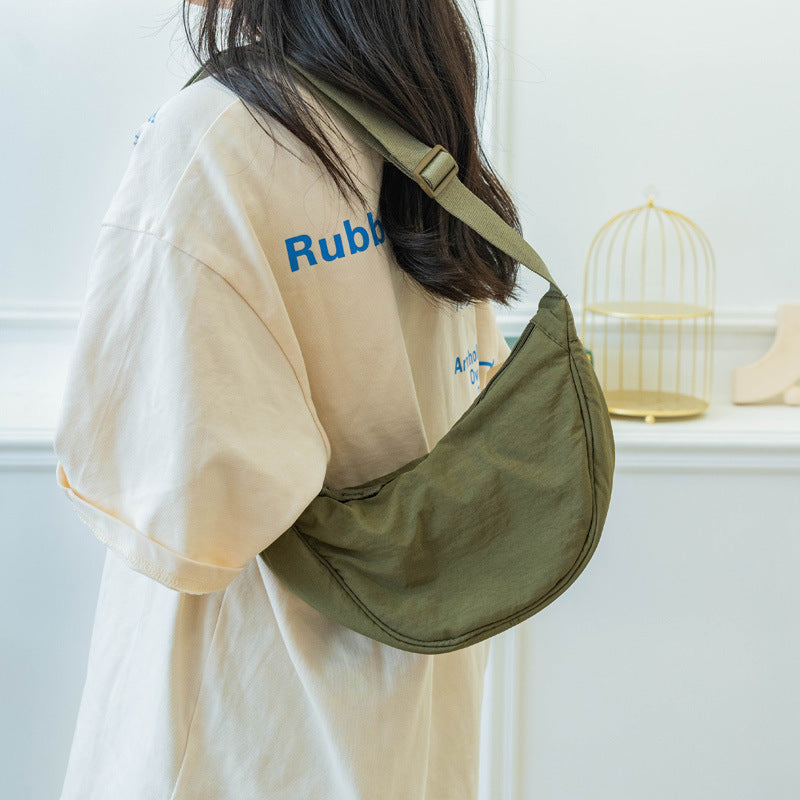 Drune | Stilvolle Half Moon Crossbody Tasche