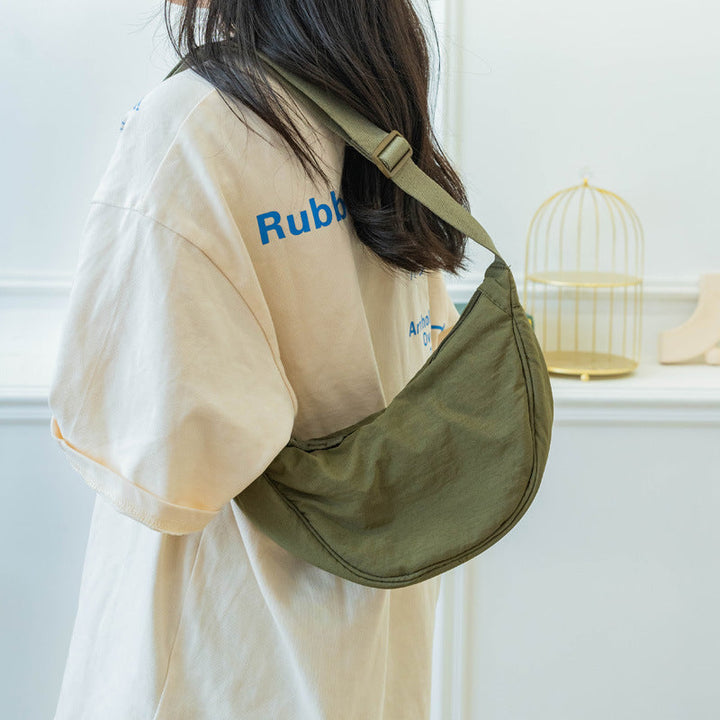 Drune | Stilvolle Half Moon Crossbody Tasche