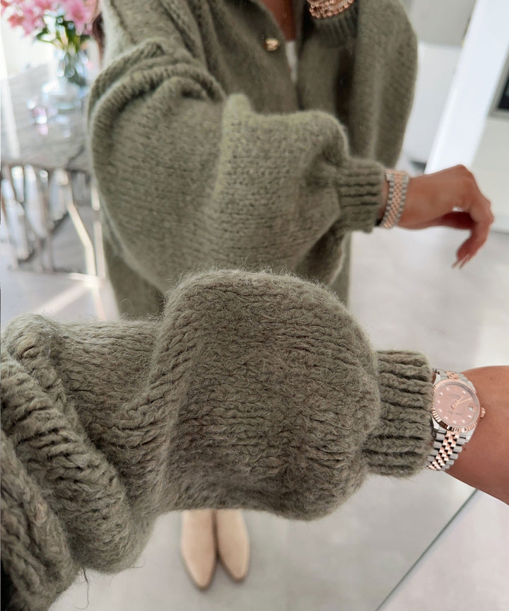 Drune | Cozy, oversized cardigan in soft khaki
