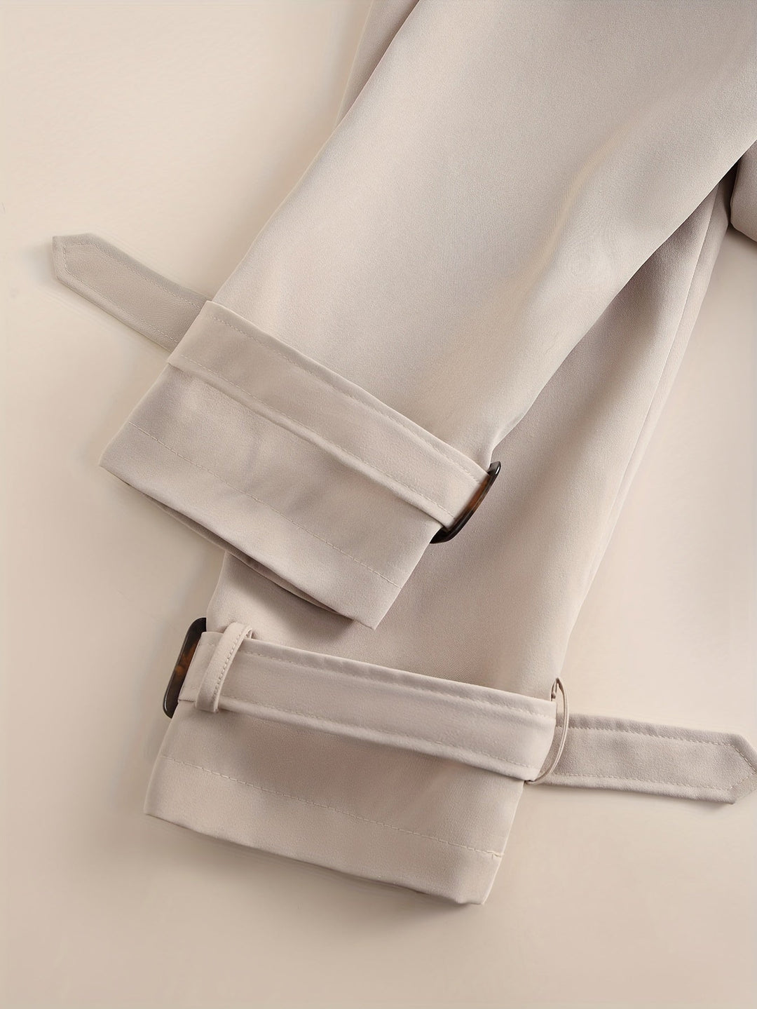 Drune | Trenchcoat in Beige - Klassischer Mantel mit Gürtel & Knopfleiste für Herbst & Frühling