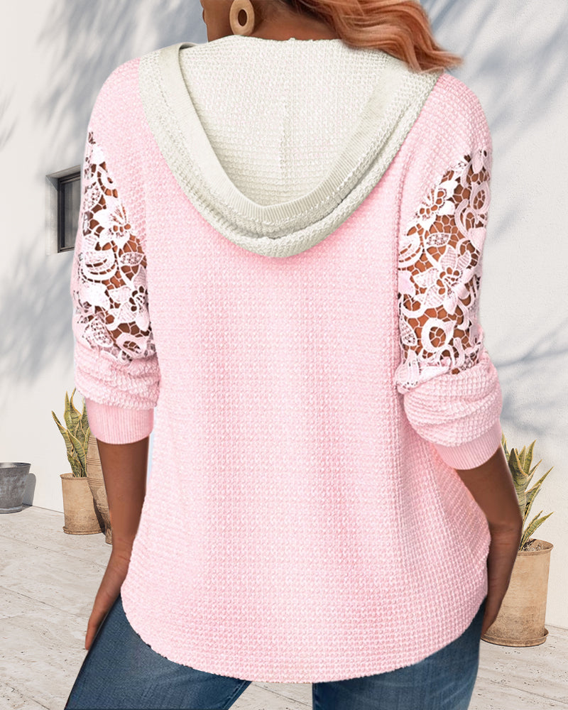 Drune | Knopfleiste und Spitzen Kapuzenpullover