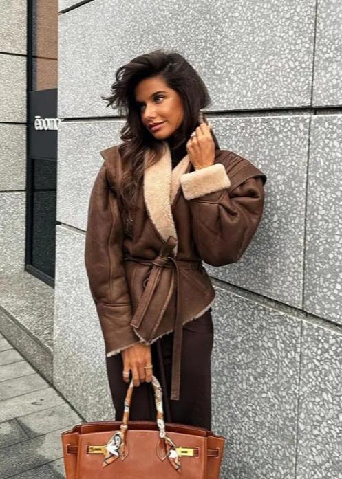 Drune | Wildleder Wickeljacke mit Fellbesatz
