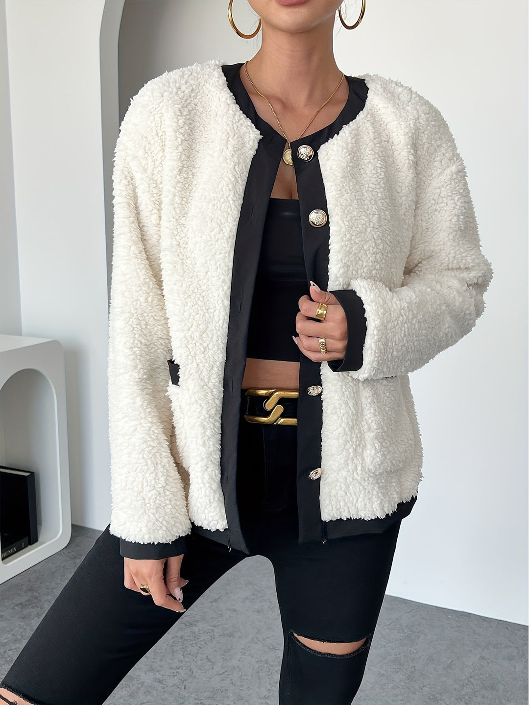 Drune | Kurze Teddyjacke mit Kontrastkanten Polyester Stilvoll und Bequem