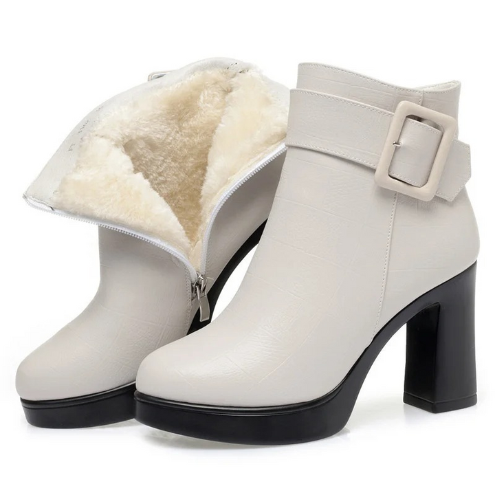 Drune | Flaschenstiefel mit High Heel und Fensterdesign für einen einzigartigen Stil