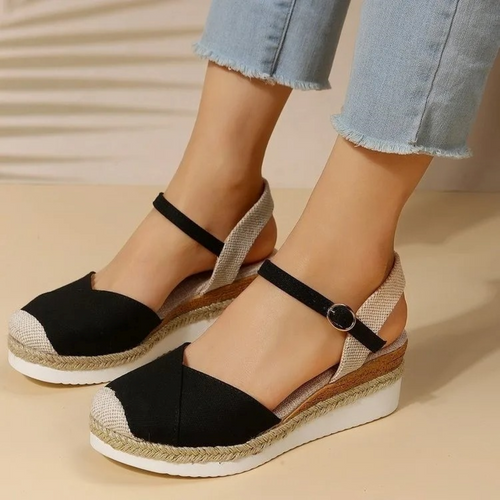 Damen Sandalen mit Schnallenverschluss und geschlossener Spitze – Isabelle Drune
