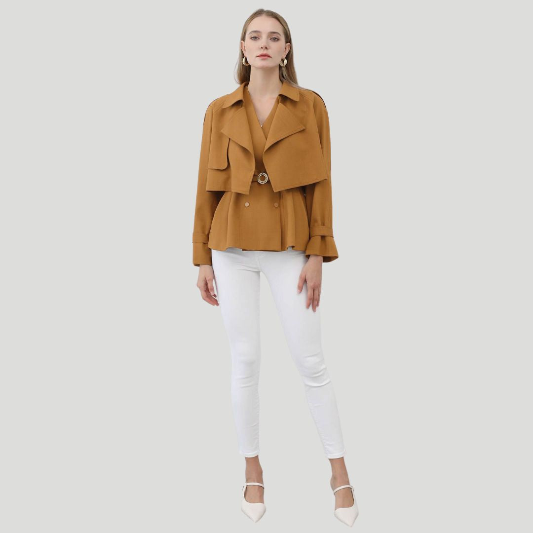 Drune | Peplum-Jacke mit auffälligem Kragen und tailliertem Design