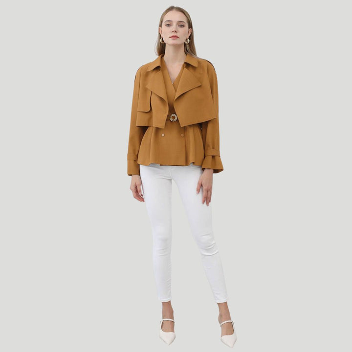 Drune | Peplum-Jacke mit auffälligem Kragen und tailliertem Design