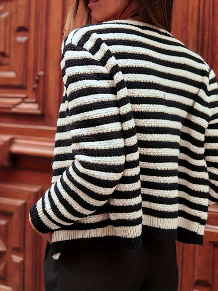 Drune | Strickjacke mit Streifenmuster - Schwarze & weiße Cardigan mit Knöpfen im französischen Stil