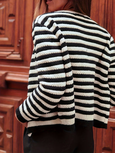 Drune | Strickjacke mit Streifenmuster - Schwarze & weiße Cardigan mit Knöpfen im französischen Stil